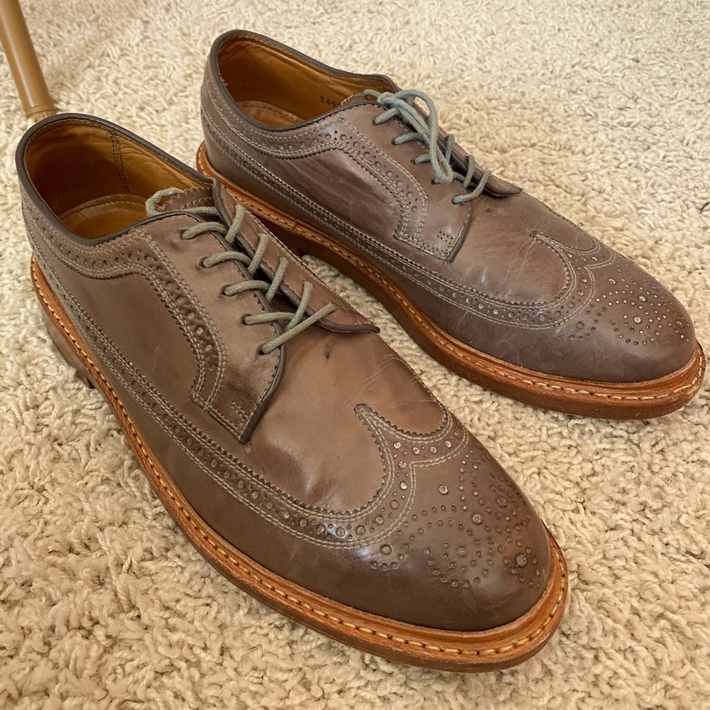 Florsheim leather wing tips size 8D